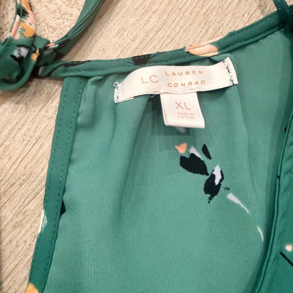 LC Lauren Conrad Womens XL Green Floral Cold Shoulder Flutter Sleeve Blouse Top - Picture 2 of 3